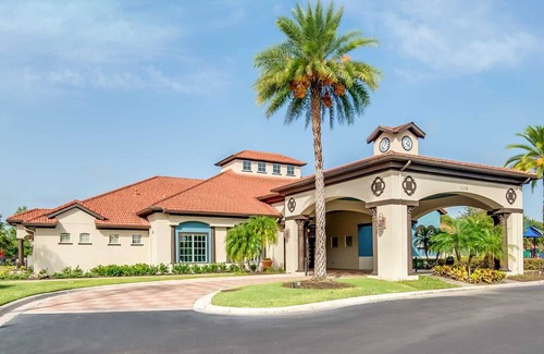 Bellavida Casa | Bella Vida Pool House with Games - Near Disney!