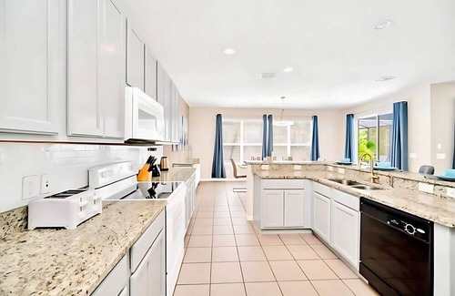 Bellavida Casa | Bella Vida Pool House with Games - Near Disney!