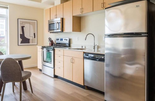 Everett Apartamento | Landing at Library Place Apartments - Studio in Bayside