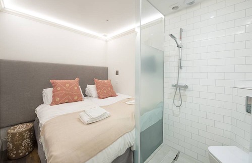 Campden Apartamento | Twin bed Kensington Studio, 5mins to Kensington Palace & 10mins to Portobello Rd