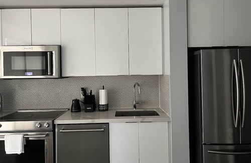 Humber Bay Casa | Luxury 1 bedroom Waterfront Condo