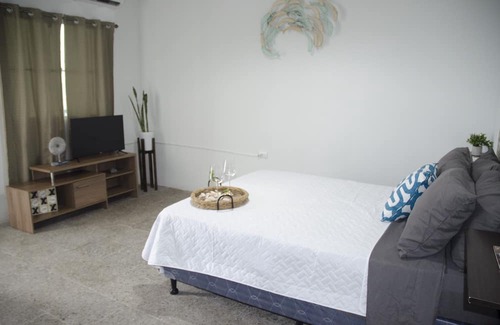 La Libertad Apartamento | Coastal Bliss: Stunning View Beachfront Gem