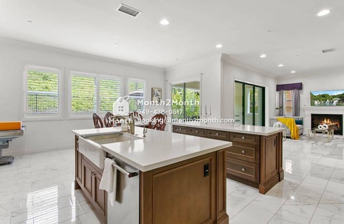 Lake Forest Casa | Stunning Retreat on Swift #41745