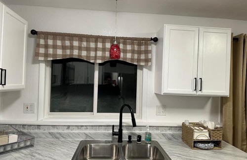 Northeast Anchorage Apartamento | Family friendly, centrally-located 10 minutes to Down town,15 min from airport