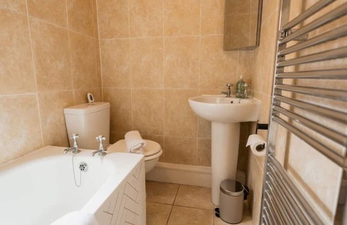 Hoole Casa | Stylish 3 bedroom home in trendy Hoole - Sleeps 6