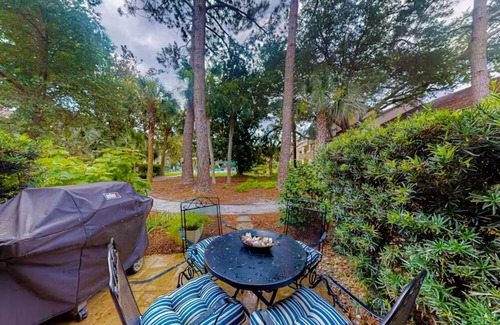 Hilton Head Island Casa | Hilton Head Townhouse - Walk to Beach, Restaurants & All Your Island Needs!