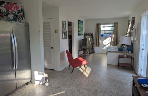 Mango Groves Cabaña | Downtown Lake Worth Beach Casita