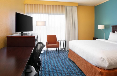 Sharonville Hotel | Chester Inn & Suites