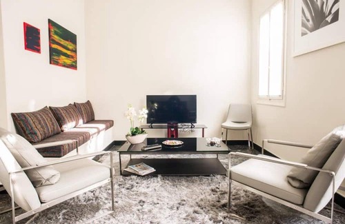 Nea Chalkidona Apartamento | Sunny flat w/h balcony and homey feel near metro