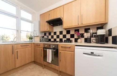 Hampton Wick Apartamento | Pass the Keys | Bright spacious flat with free parking