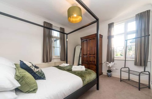 Hampton Wick Apartamento | Pass the Keys | Bright spacious flat with free parking
