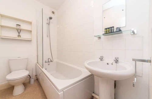 Hampton Wick Apartamento | Pass the Keys | Bright spacious flat with free parking