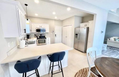 Fishers Casa | Beautiful Full furnished 3 BD Home in Fishers with EV charger.