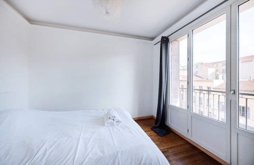 Saint Michel - Mairie Apartamento | Apartment-Private Bathroom