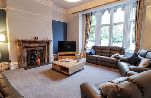 Carlisle Cabaña | 22 CHATSWORTH SQUARE, family friendly, with hot tub in Carlisle