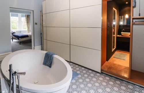 Carlisle Cabaña | 22 CHATSWORTH SQUARE, family friendly, with hot tub in Carlisle