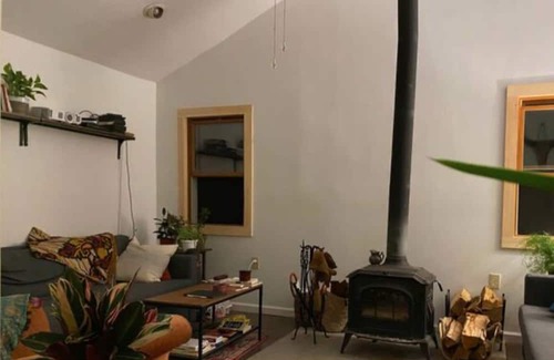 Denver Cabaña | Storybook Cottage in The Catskills