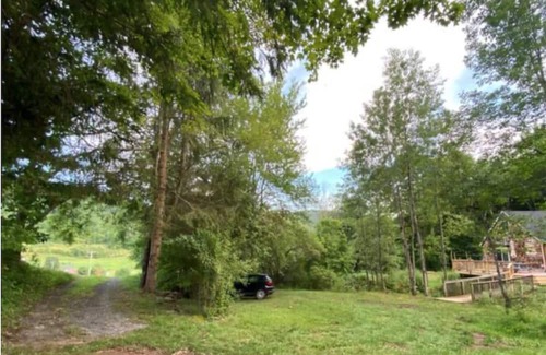 Denver Cabaña | Storybook Cottage in The Catskills