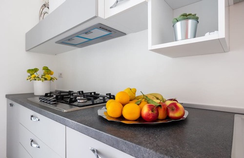 Capo d'Orlando Apartamento | Apartment 'Primo' with Partial Sea View, Wi-Fi and Air Conditioning