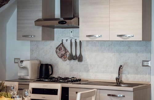 Costermano Apartamento | Apartment 'Corte Isabel Rustico' with Shared Pool and Wi-Fi