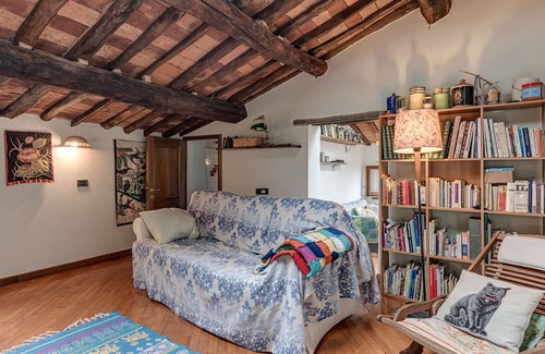 Pistoia Casa | Holiday Home 'Casetta Rossa Di Forra Al Pitta' with Mountain View, Private Garden and Wi-Fi
