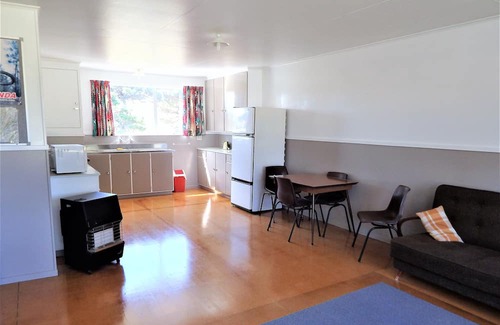 Tararua District Otro | Fun, retro-inspired farmstay at The Shearer's Quarters