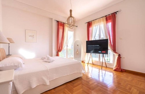 Saronida Villa | Villa Antiope Saronida