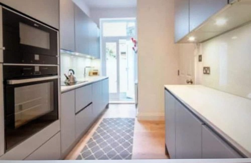 Highbury West Apartamento | Former Victorian bakery in Highbury by MoreThanStays