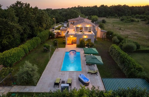 Belavici Villa | Villa Fantasia for 8 people with jacuzzi and private pool