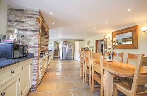 Old Sodbury Cabaña | Charming 5-Bed Cottage in Old Sodbury Bristol