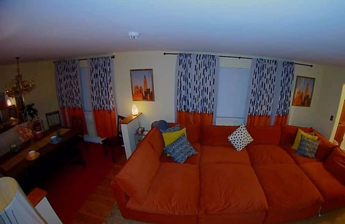 Capitol Heights Casa | Minutes to DC, MGM Casino, Outlets, Gaylord, National Harbor, DC National Mall