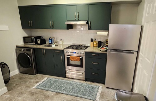 Hamden Condominio | Welcoming & Clean Condo near Hamden Shopping