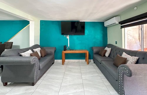 Nueva Esperanza Casa | Town Gem Getaway 3 Bed House with Pool