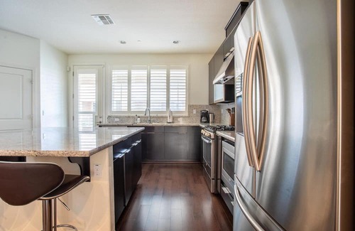Edenvale Casa | Sweet San Jose 4BR w/ Pool, Gym, Spa & A/C, nr Dining, by Blueground