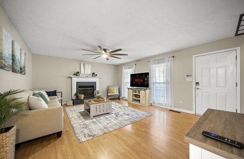 Acworth Casa | 3 BR - Garden Views - Smart TVs - Porch Swing - Fenced Yard - Washer & Dryer