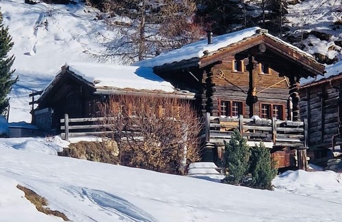 Evolene Chalet De Esquí | Grange Rénovée 80m2 vue Panoramique au Calme, Accès Facile