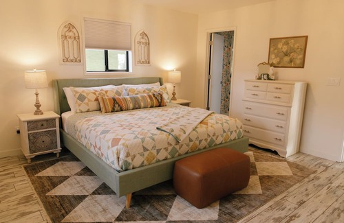 Anderson Island Cabaña | The Cottage on Anderson Island- Waterfront stay with beach, views, and fire pit!