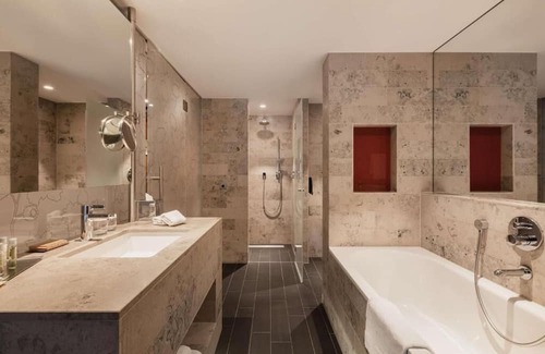 The Hague Center Casa | Excellent Choice! 3 Business-Friendly Spaces for Work Trip