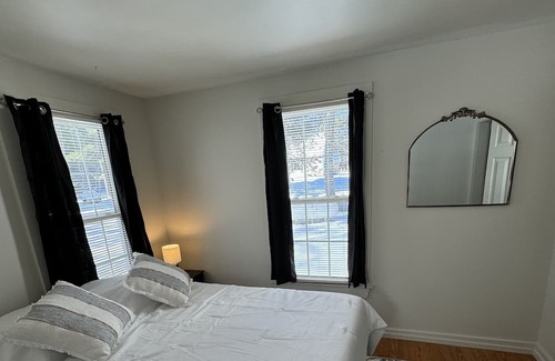 Sebago Casa | Cozy Home 1 bedroom, 1 bathroom home in Sebago, Maine next to Sebago Lake!