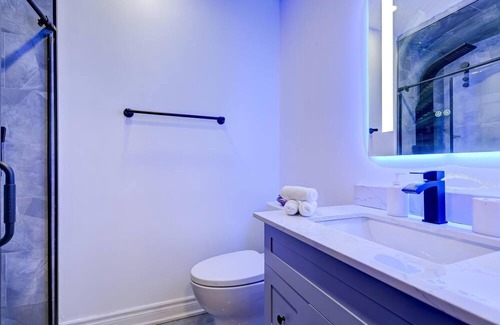 Markham Casa | Cozy home in Markham city where you can gather with family and friends.