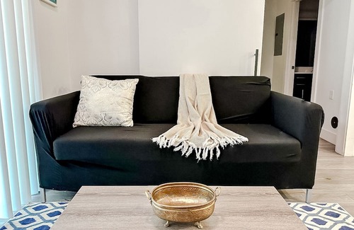 Downtown Springfield Apartamento | Sleepover: Intimate 1BD/1BA Downtown Springfield