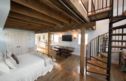 Forest Cabaña | Charming Stable Cottage Located on West Manor Estate