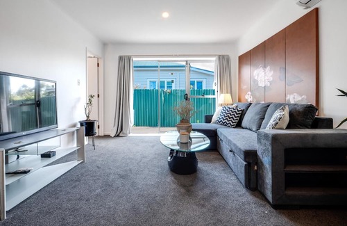 Sydenham Casa | Unit with Spa Bath Close to City