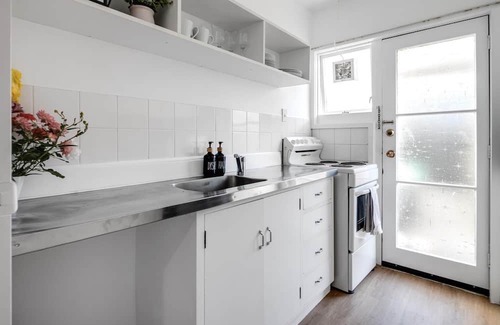 Sydenham Casa | Unit with Spa Bath Close to City