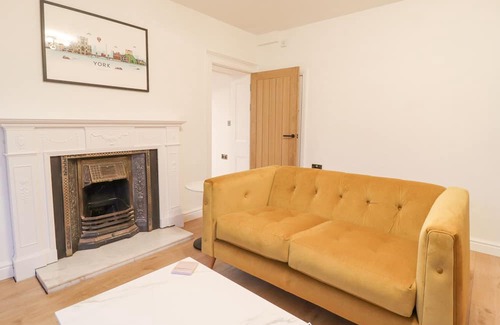 Wistow Casa | PINFOLD HOUSE, pet friendly, with a garden in Selby