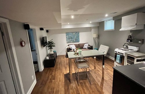 Lakeview Casa | Private Mississauga South Basement Apartment with Bedroom & Den