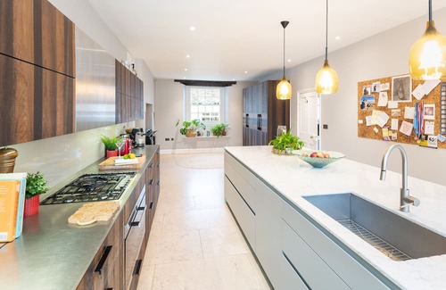 Budleigh Salterton Casa | Knowle House - Stunning Country House Sleeps 12 Devon Heated Pool, Dog Friendly