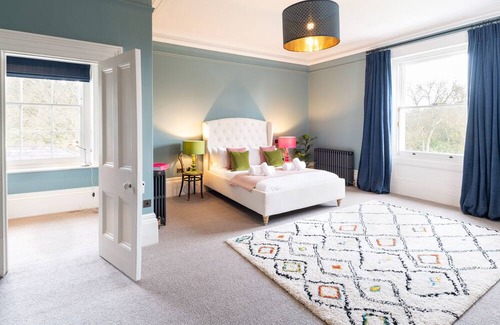 Budleigh Salterton Casa | Knowle House - Stunning Country House Sleeps 12 Devon Heated Pool, Dog Friendly