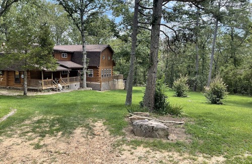 Pleasant Grove Cabina | Beautiful Ozark Mountain Cabin