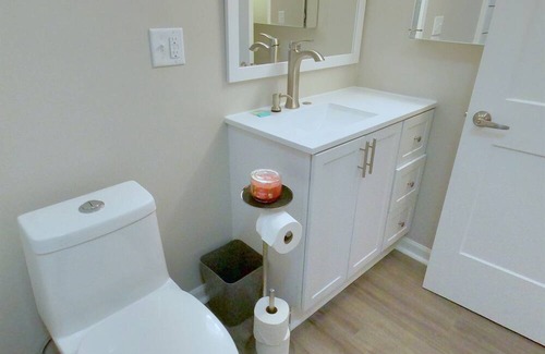 West Central Apartamento | Luxury Apt near Electric Works